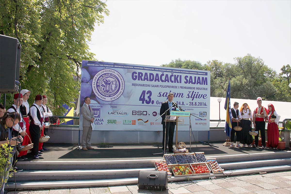 vitinka-sajam-sljive-gradacac-2016jpg